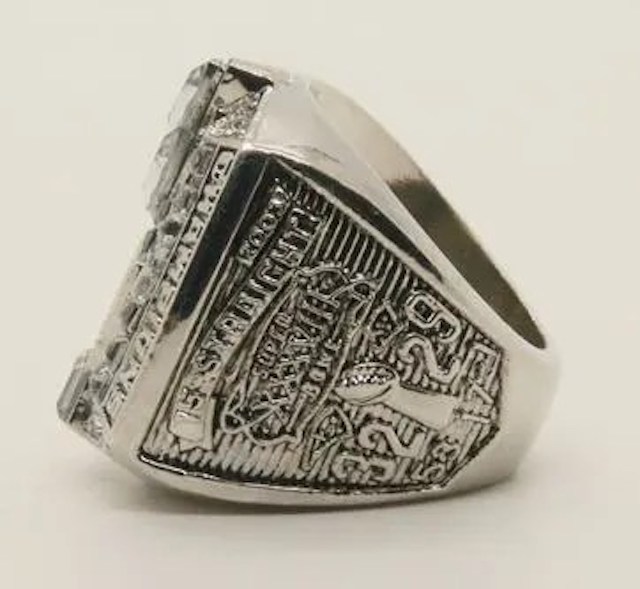 Celebrate the New York Giants Super Bowl XLVI Championship with this Replica  Ring!